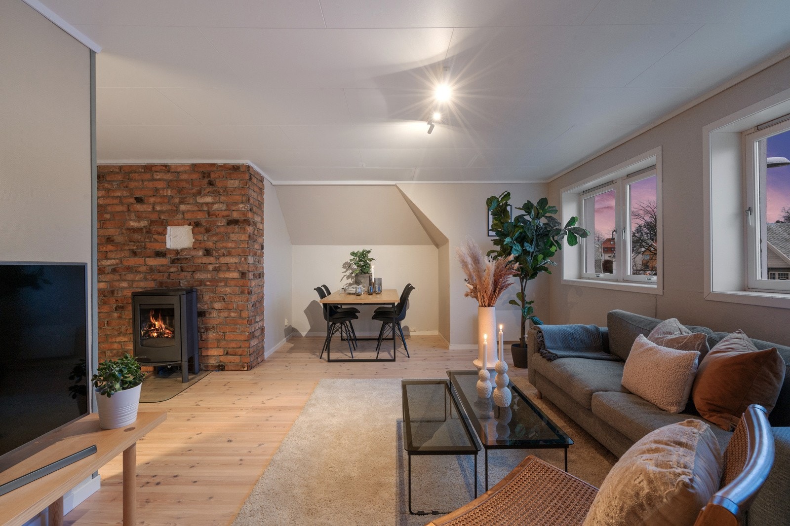 EIE Eiendomsmegling v/ Jr. Partner Håkon Hovland presenterer Muségata 76! Galleribilde