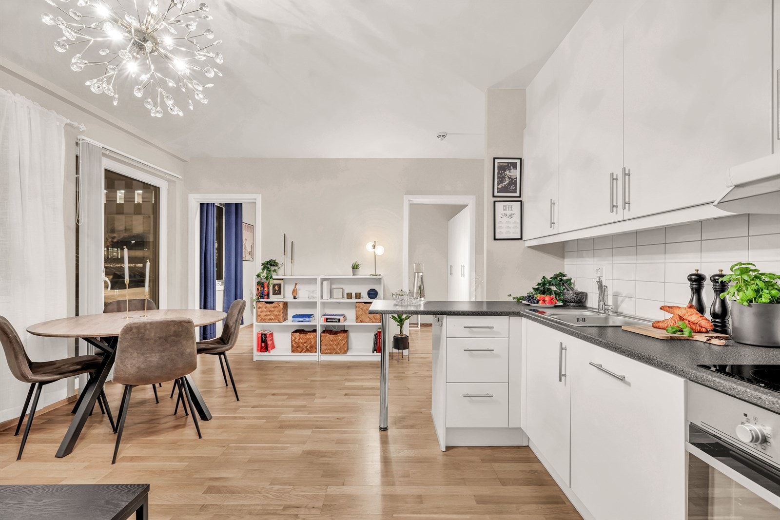 Leiligheten har balansert ventilasjon med varmegjenvinning. Galleribilde