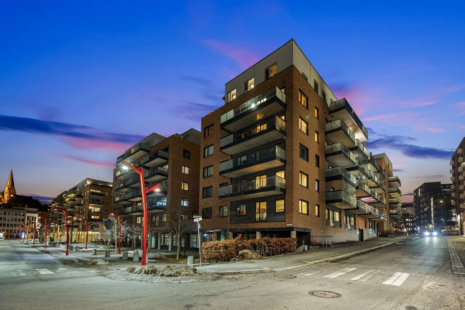 Bydelen er bygd på Kværner Brugs gamle tomt i Lodalen mellom Vålerenga, Gamlebyen og Bjørvika og er en flott bydel under utvikling med masse potensiale. Kort avstand til Gamlebyen, Bjørvika, Sørenga, Galgeberg og Bryn. Galleribilde