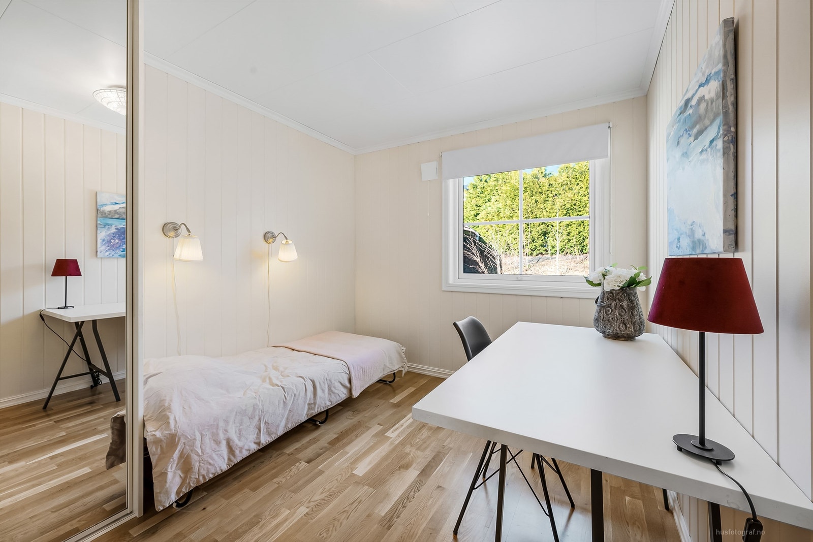 Soverom 3 med skyvedørsgarderobe Galleribilde