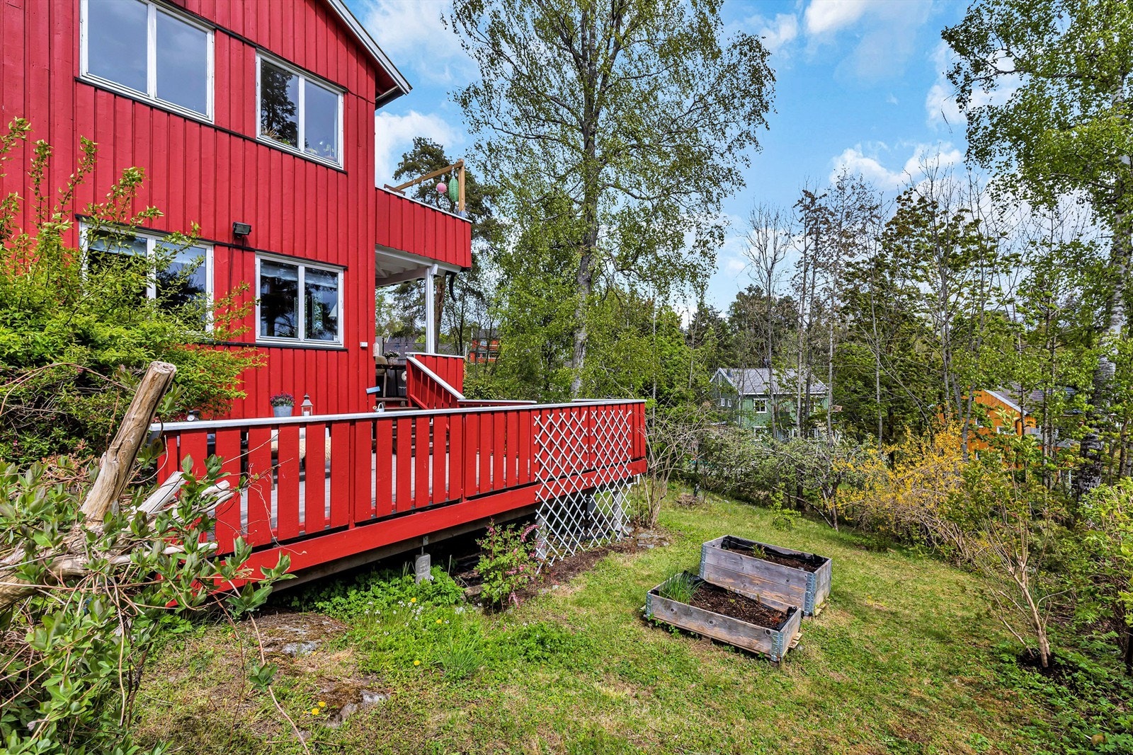 Boligen ligger i et attraktivt boligområde på Nordstrand i et hyggelig boligsameie. Galleribilde
