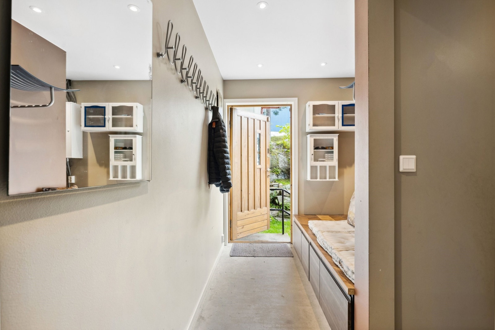 Entré. Galleribilde