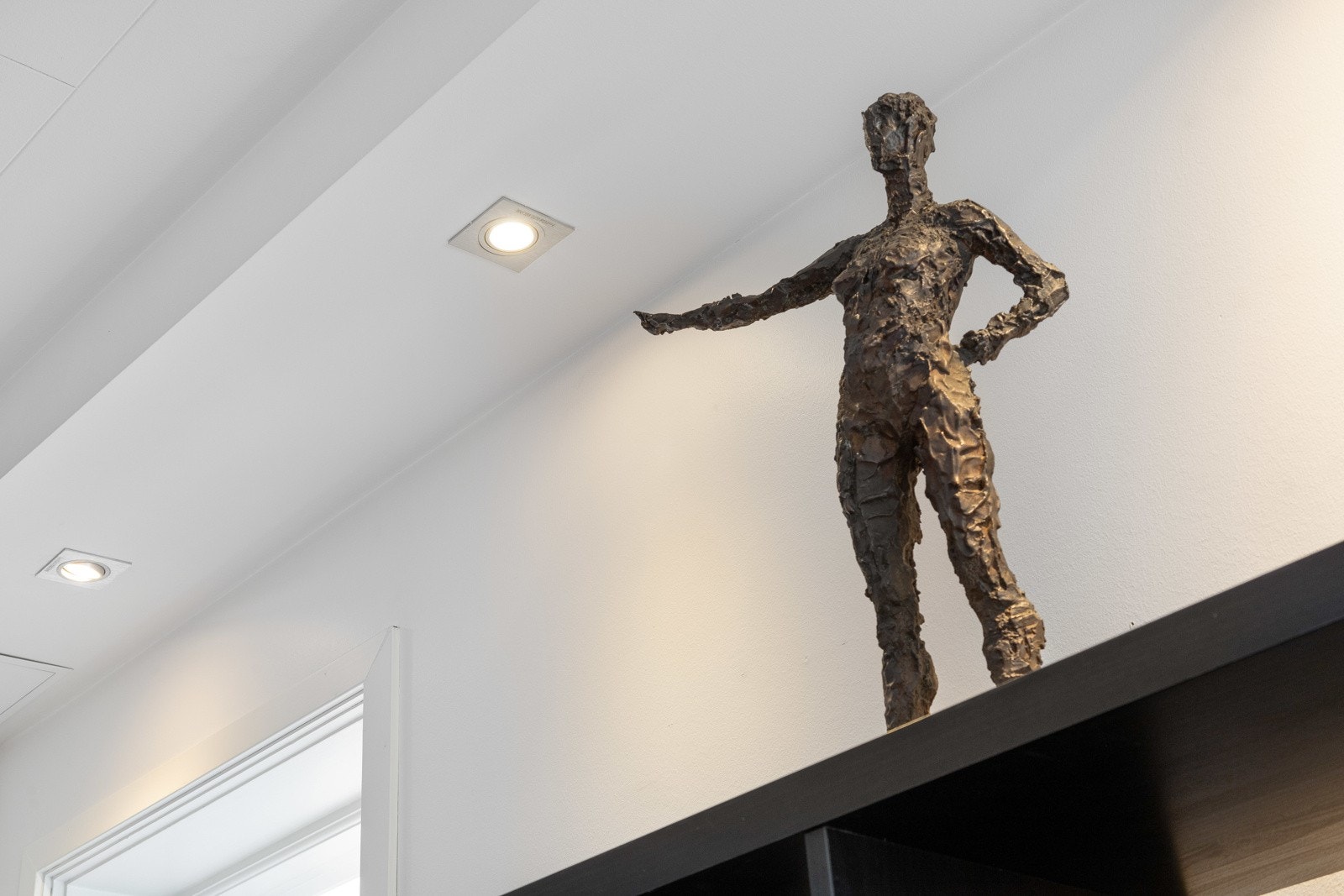 Downlights i nedfelt ramme. Galleribilde