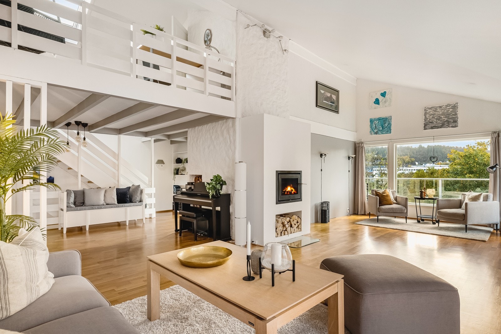 God takhøyde og åpent mot hems på loftet. Galleribilde