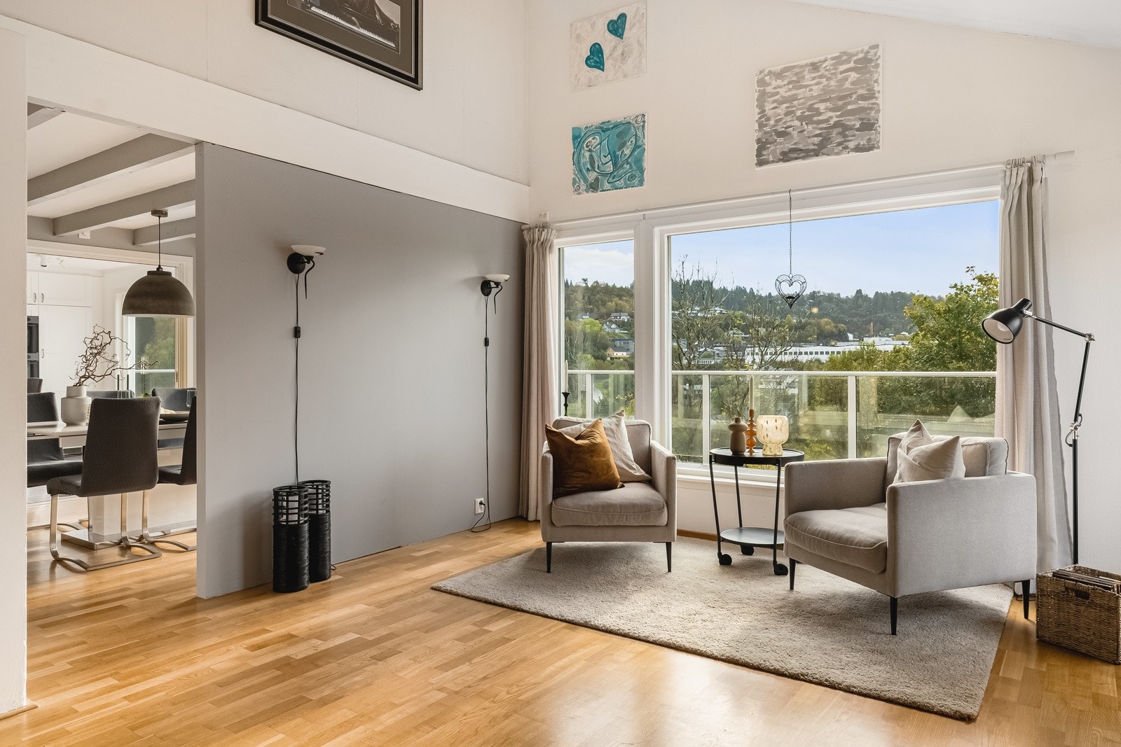 Nye vinduer og dører ut mot utsikten. Galleribilde