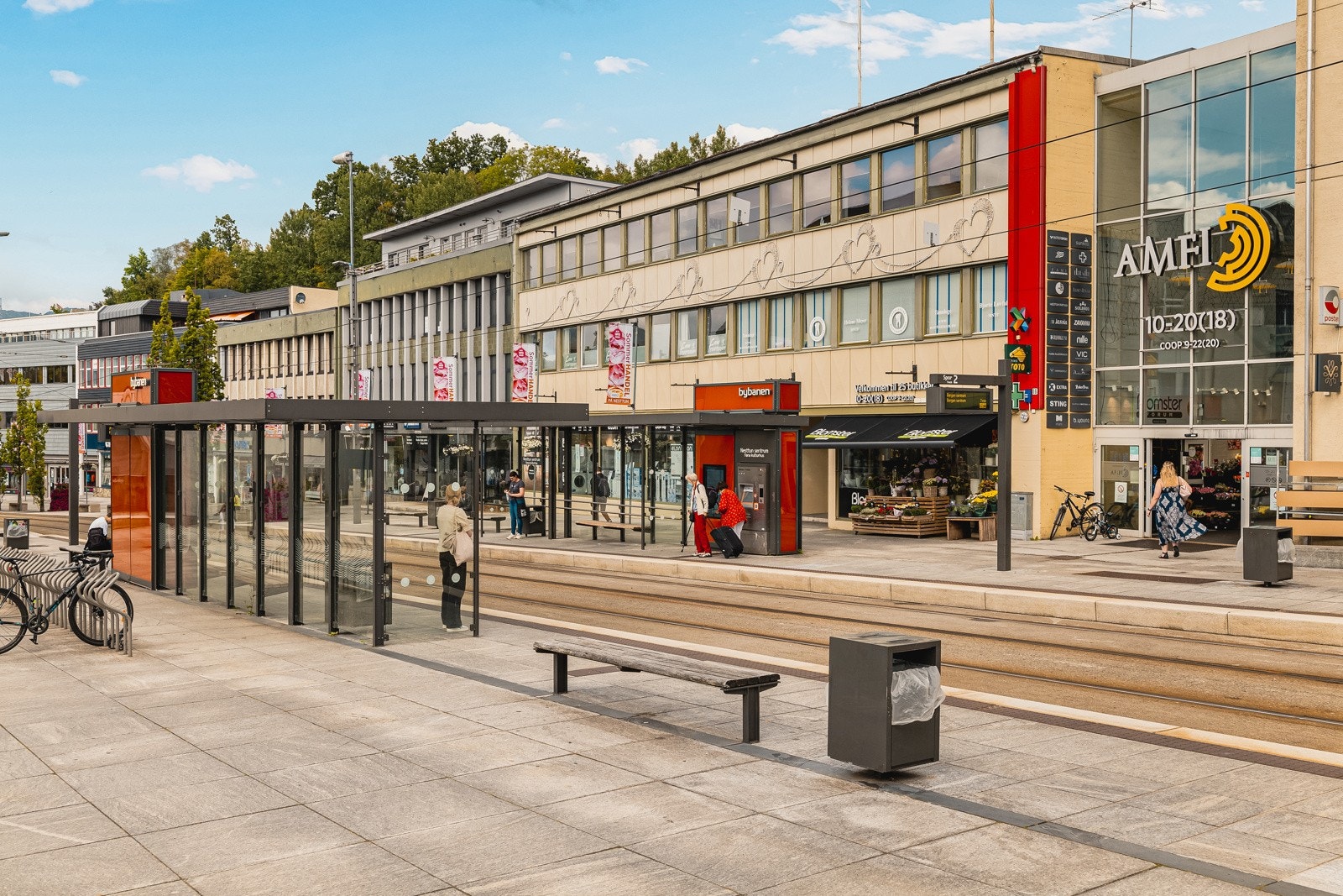 Nesttun sentrum med gågate, Nesttun senter, bibliotek, kulturhus, Galleribilde