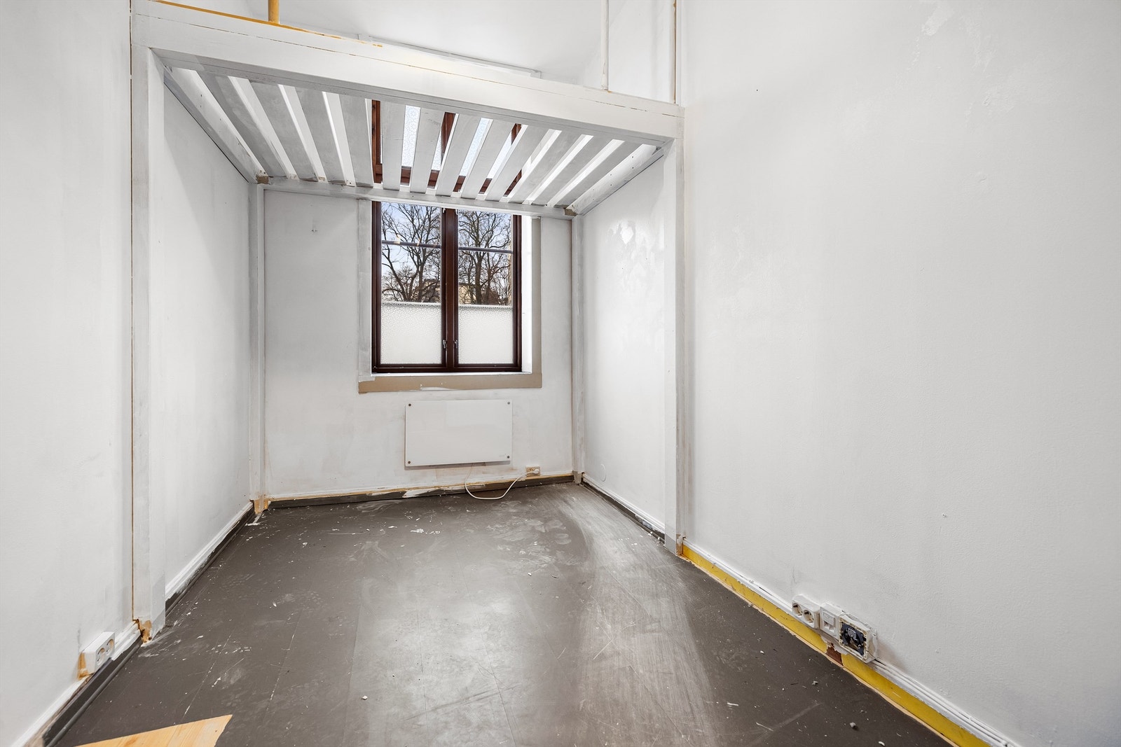 Her er det virkelig potensiale! Kanskje innrede med
en plassbygget garderobe? - De er geniale! Galleribilde