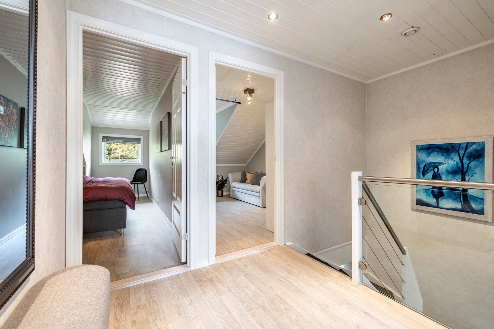 Trappen ble stilfullt oppgradert med nytt rekkverk i 2007. Galleribilde