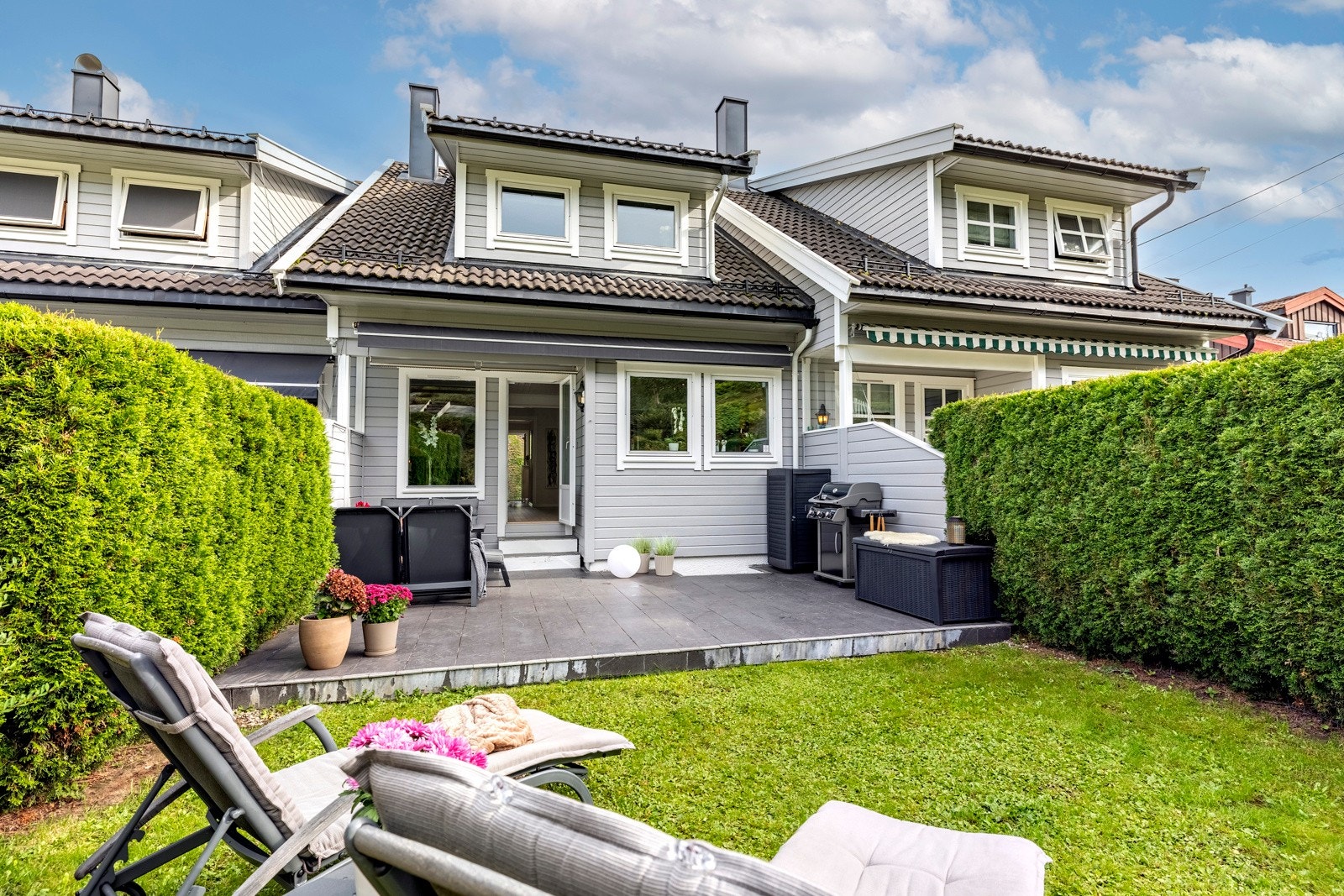 Markterrassen var ny i 2009, og byr på god plass til grill og utemøblement. Galleribilde