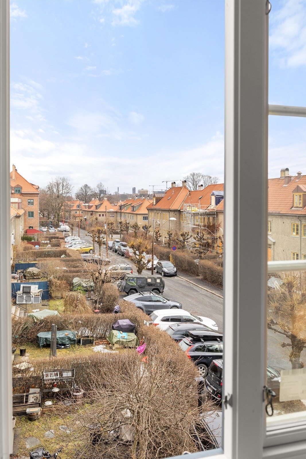Pent utsyn mot hagebyen. Galleribilde