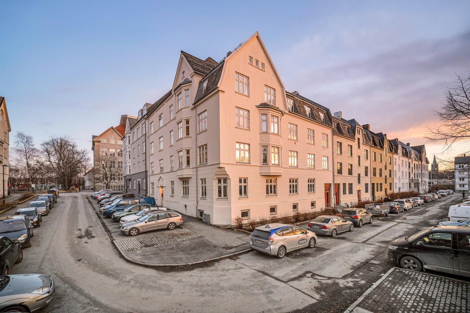 Meget flott fasade, oppført i 1915. Galleribilde