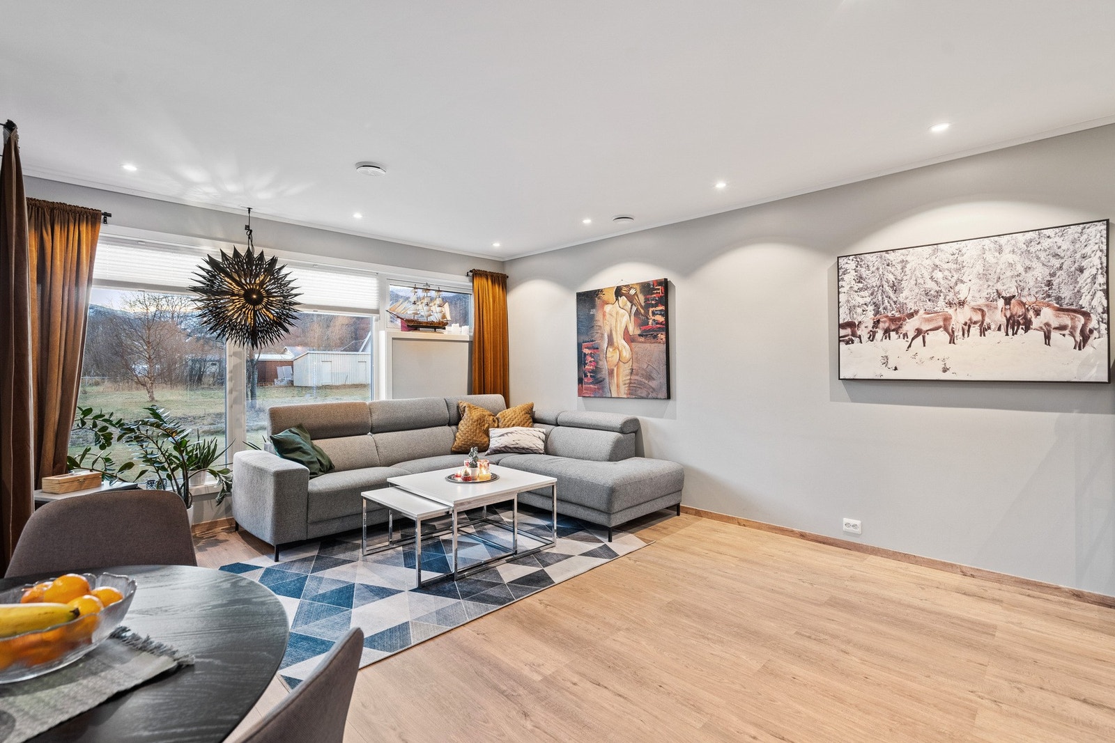 Lyst og trivelig Galleribilde