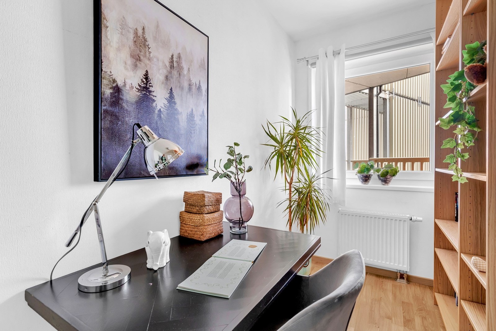 Stort vindu for ekstra lysinnslipp. Galleribilde