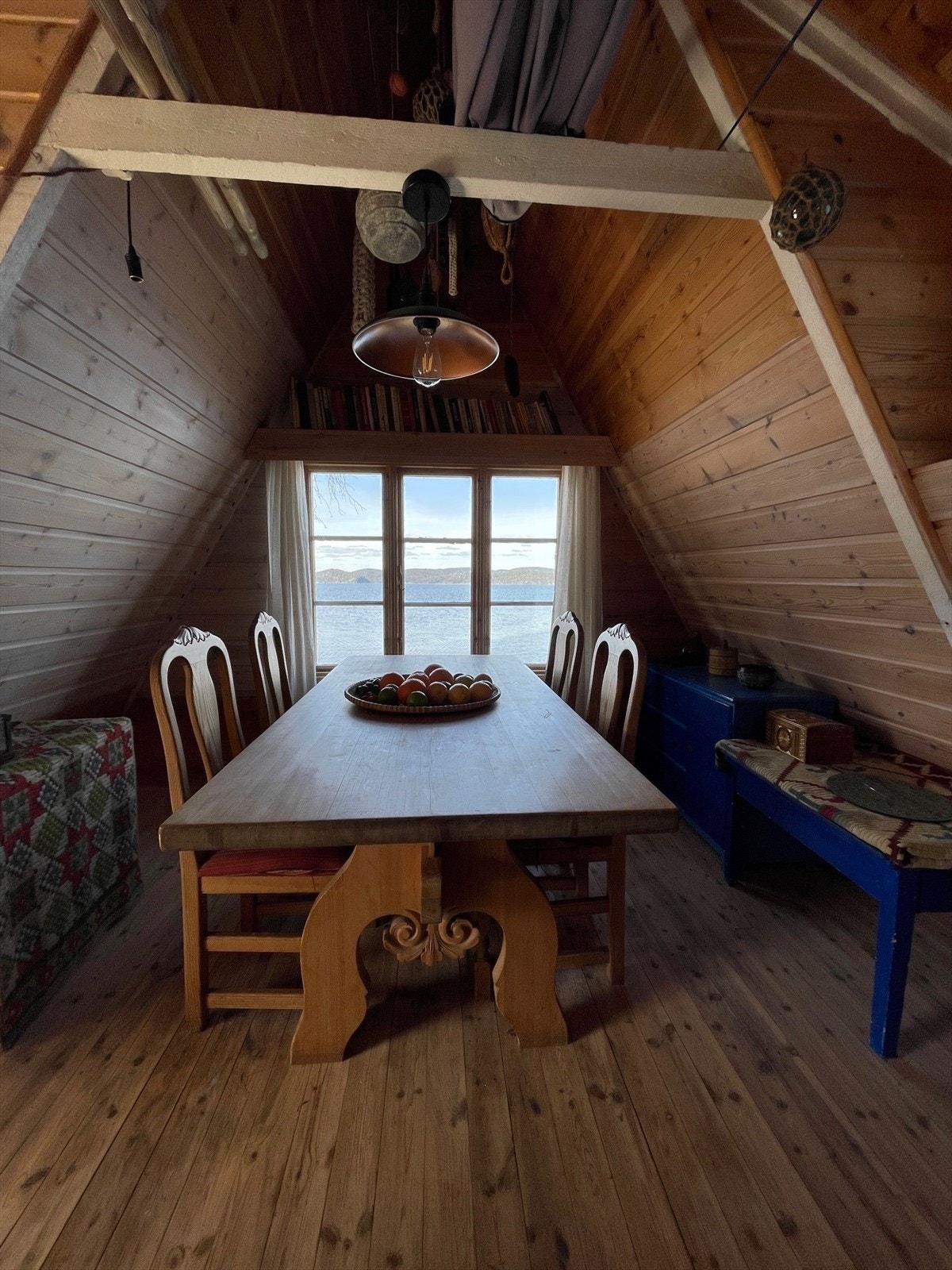 Spisebord med utsikt. Galleribilde