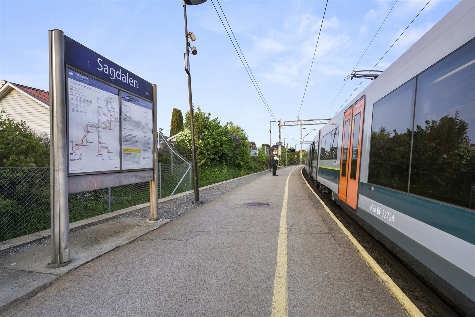 Det er gangavstand til både Strømmen og Sagdalen togstasjon. Galleribilde