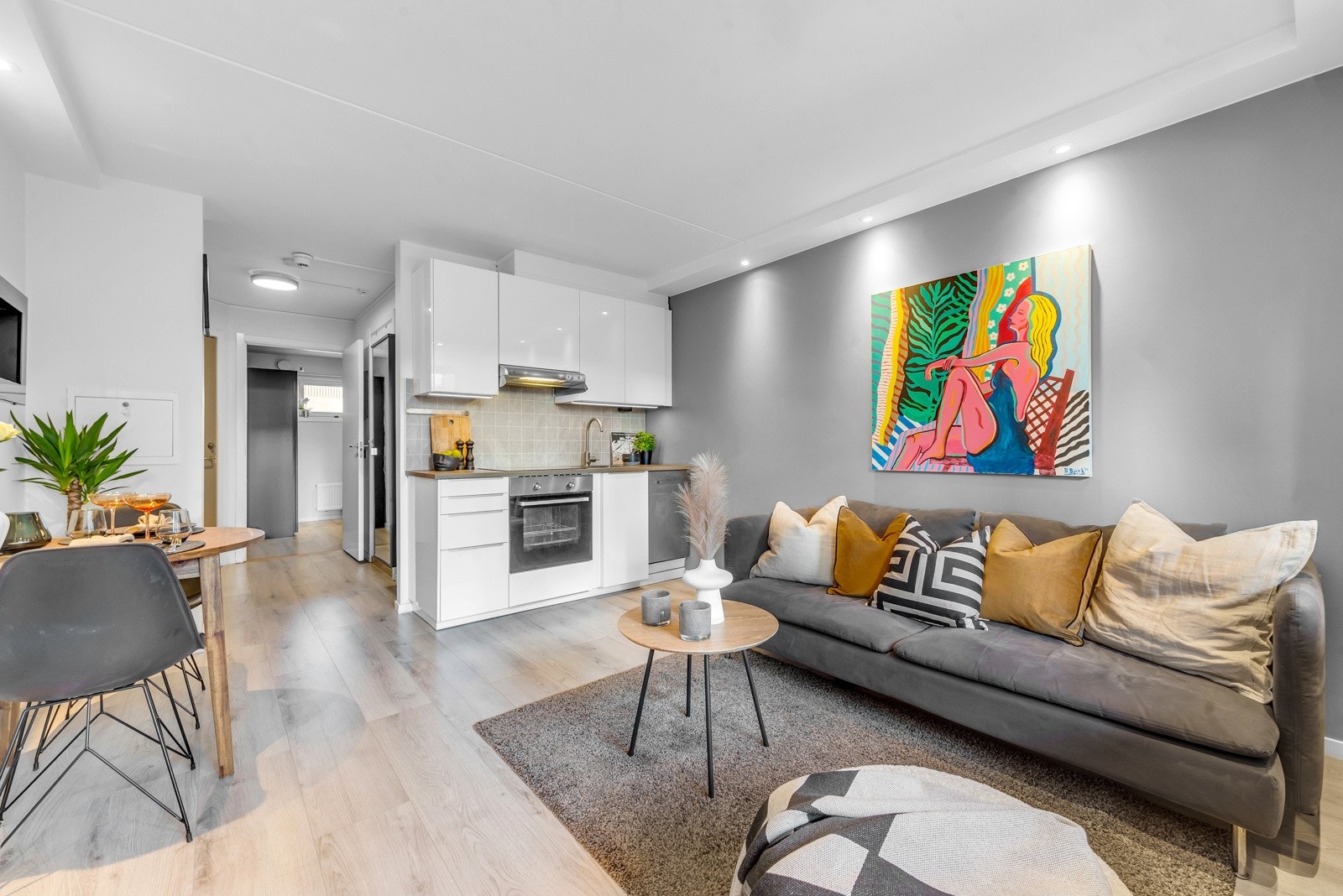 Leiligheten er gjennomgående og har fine lysforhold. Galleribilde