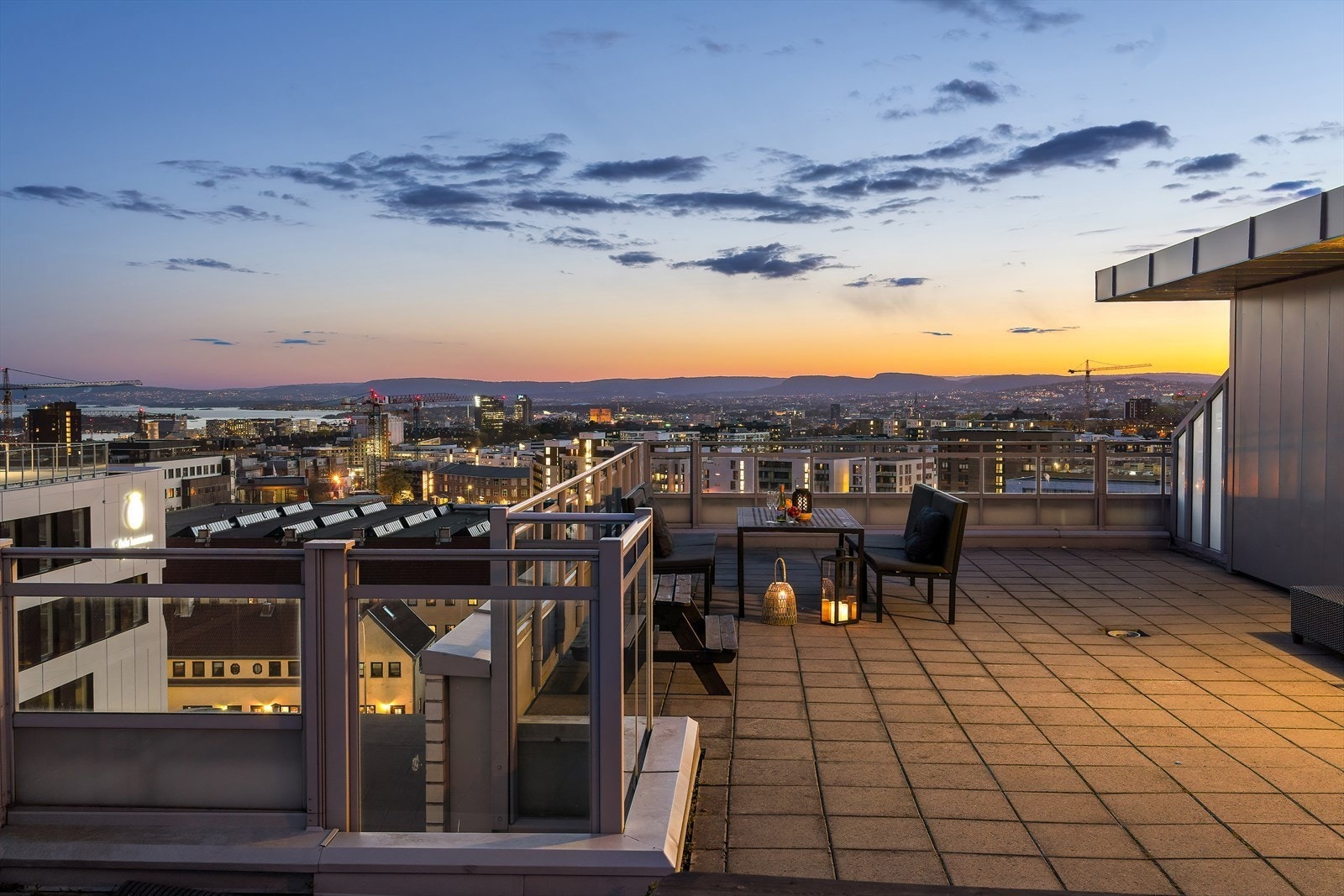Takterrassen er ypperlig når du vil samle venner og familie! Galleribilde