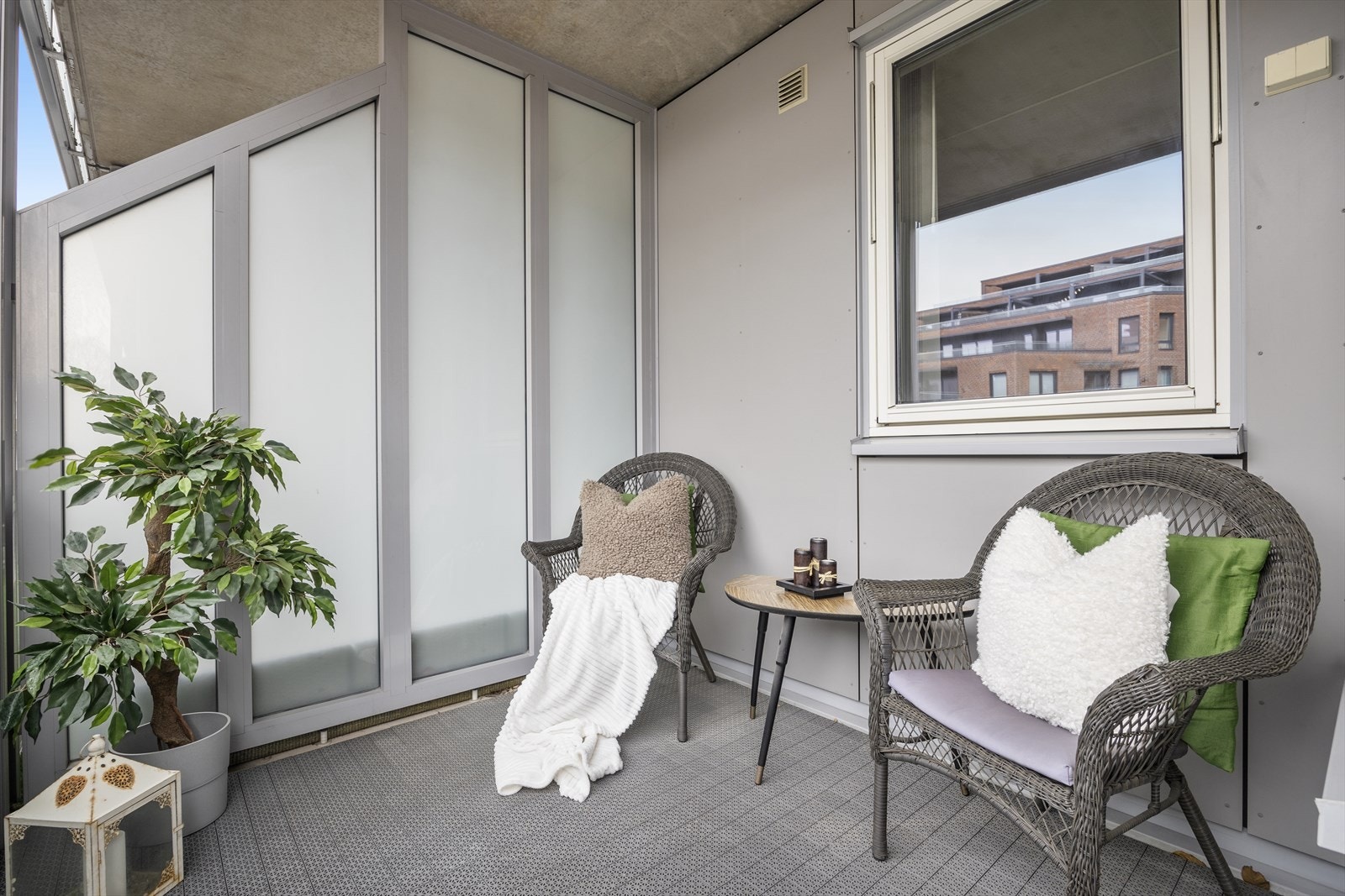 En hyggelig 2-roms med effektiv planløsning og herlig balkong! Galleribilde
