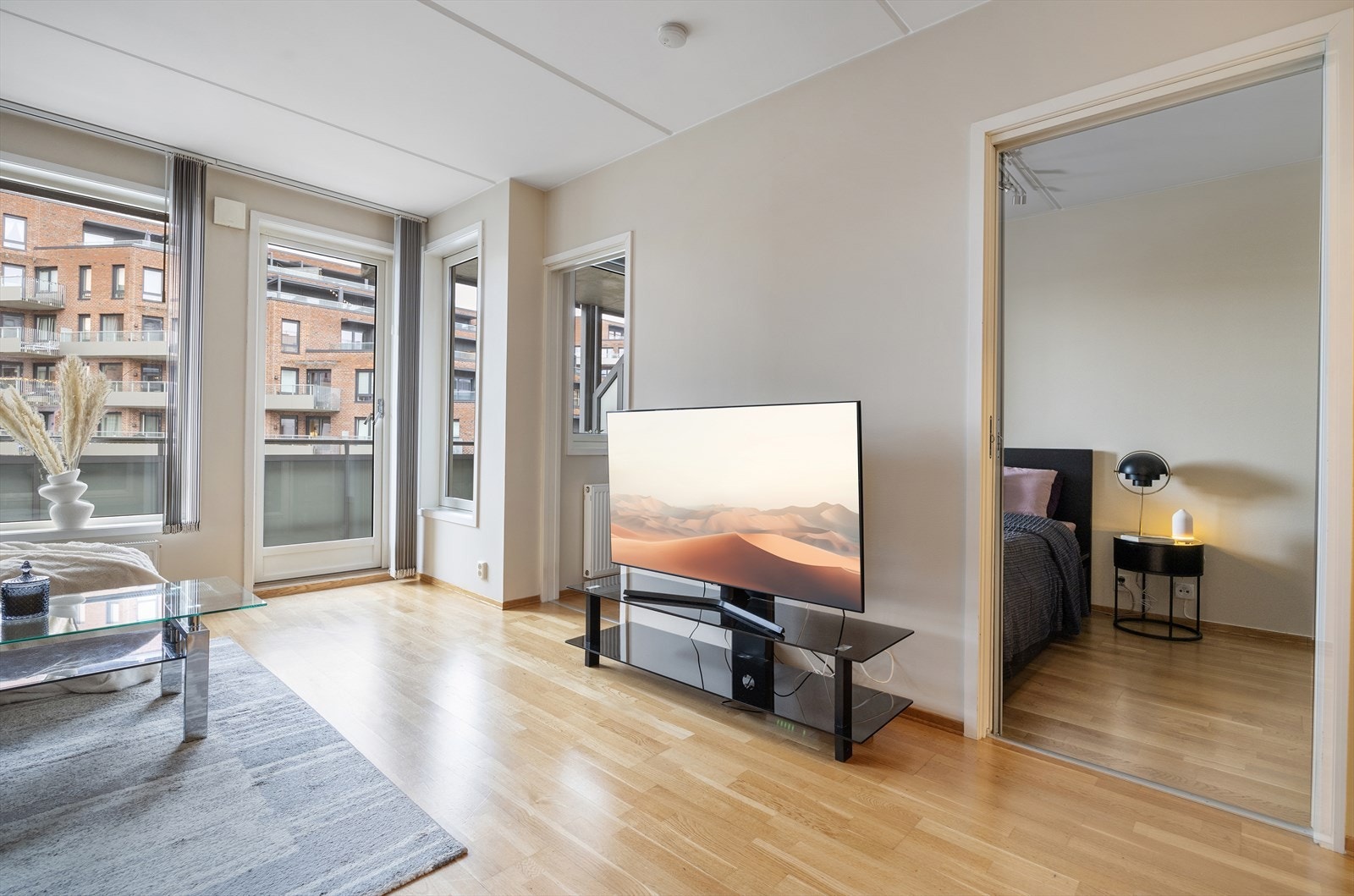 Fra stuen er det utgang til en herlig balkong på 9 m² Galleribilde