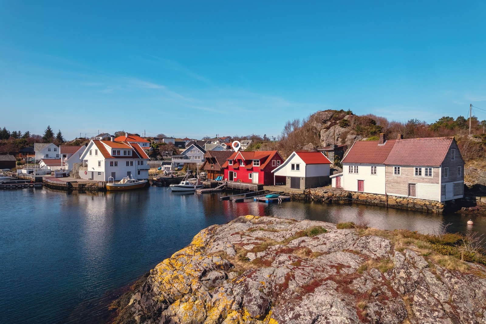 Naustet er sørvendt og har sol hele dagen Galleribilde