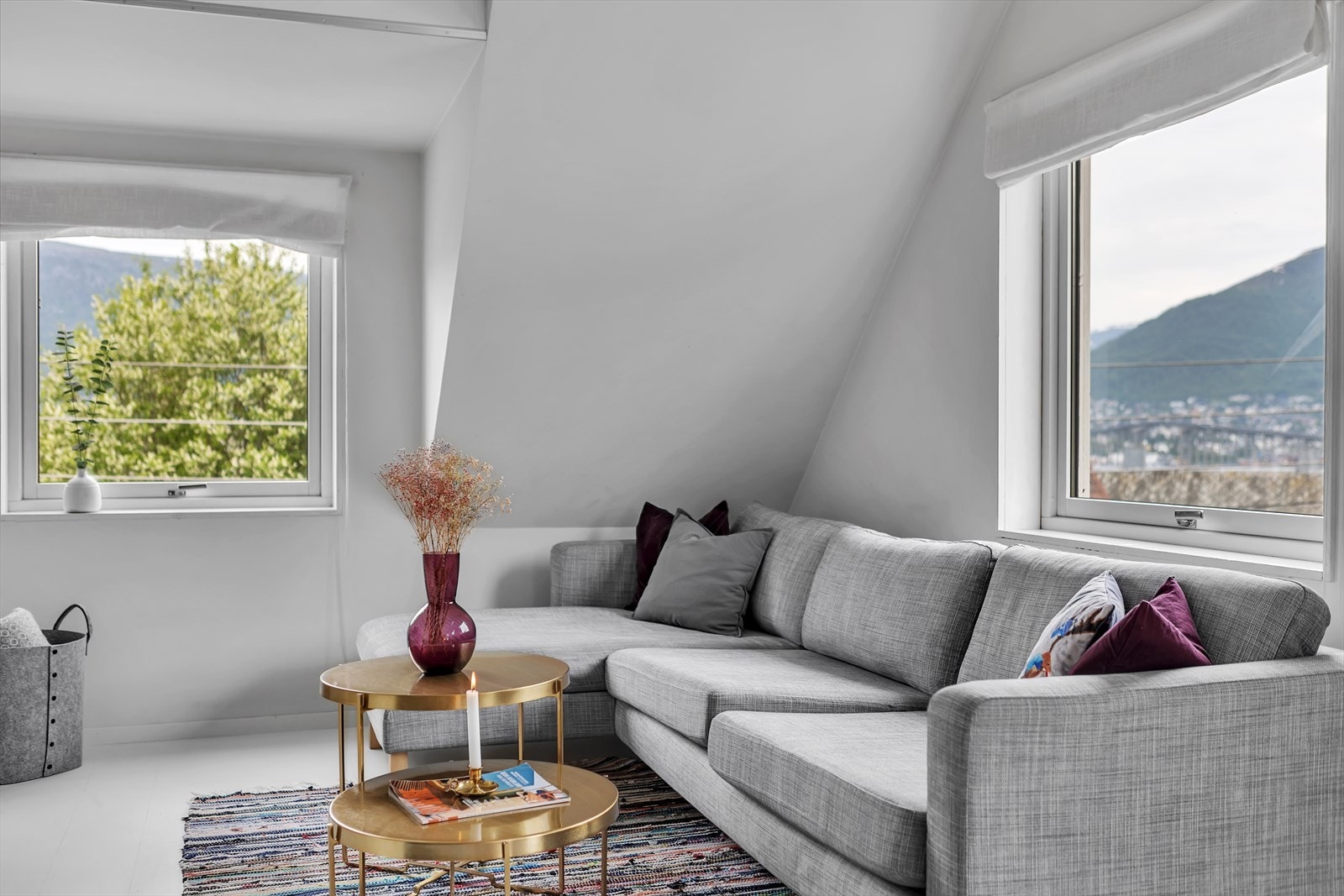 God plass til hjørnesofa Galleribilde