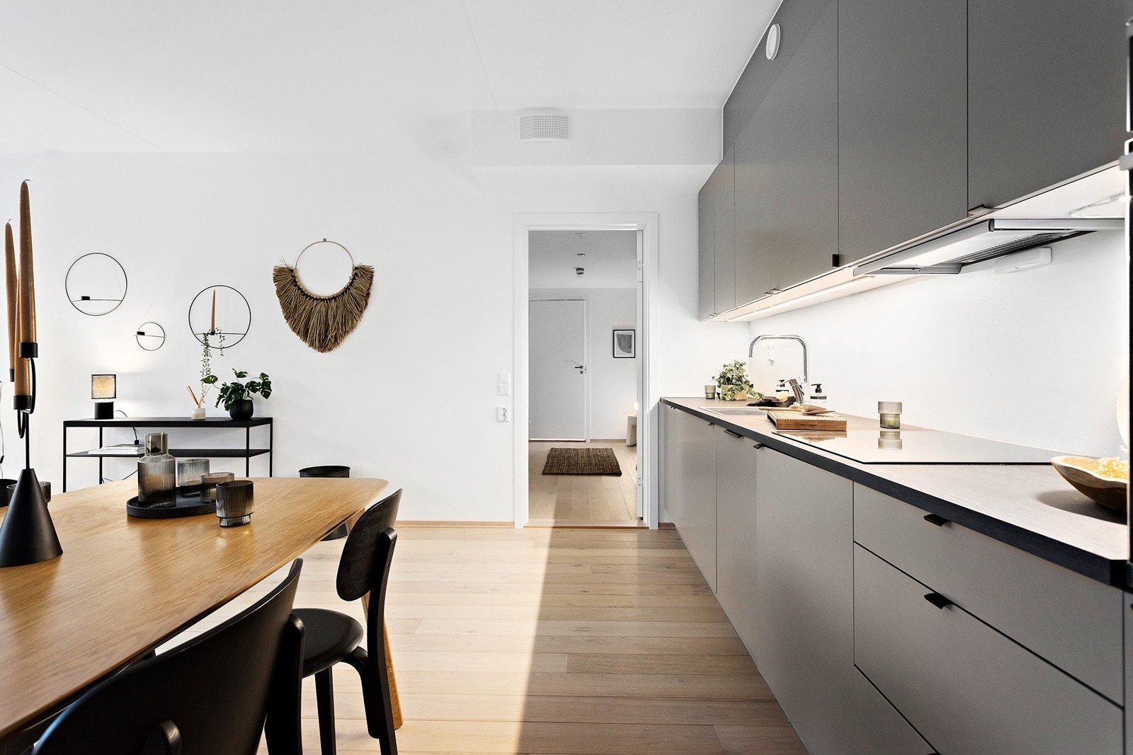 Kjøkkenet er fra HTH og serien Focus. Et stilrent og moderne kjøkken. Galleribilde