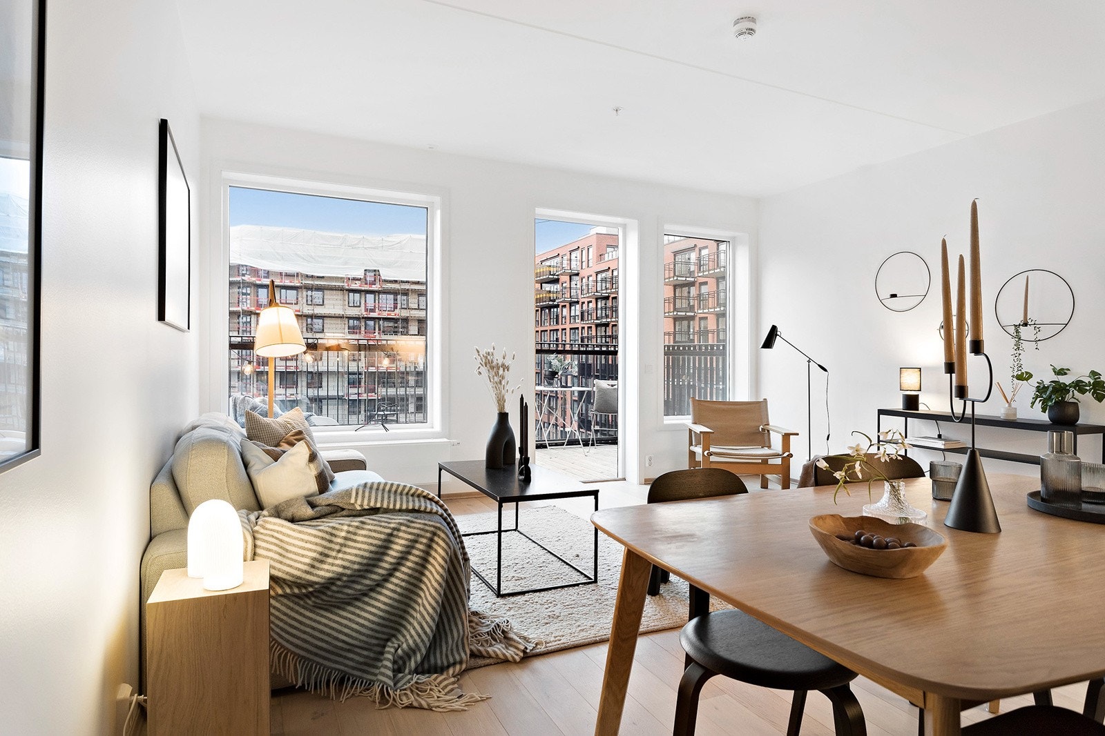 God plass til spisebord, sofagruppe og mediabenk for å nevne noe. Galleribilde