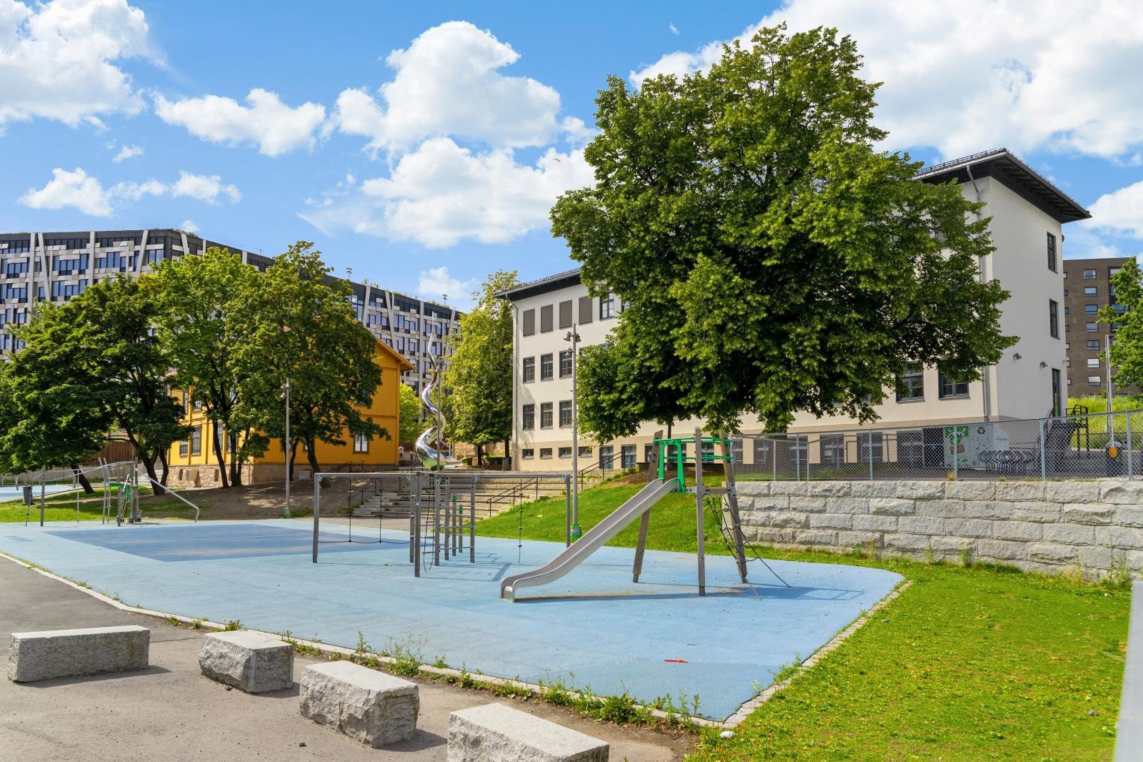 Kort vei til løren skole fra borettslaget. Galleribilde