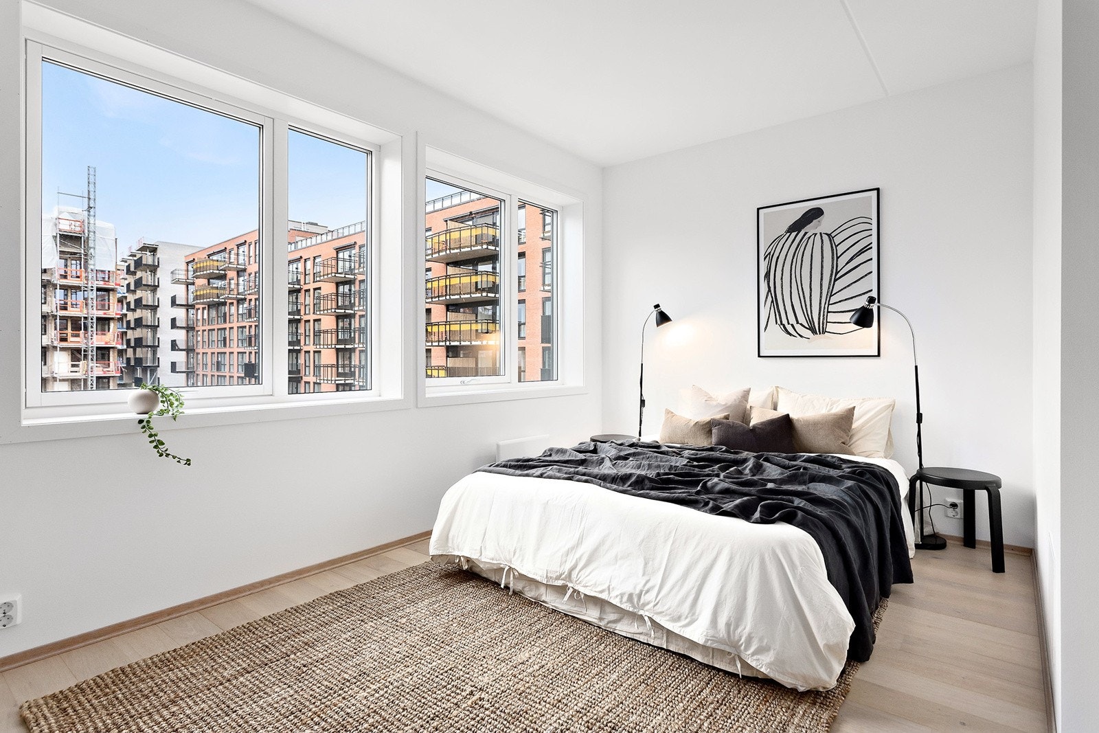 Leilighetens hovedsoverom er av god størrelse. Galleribilde