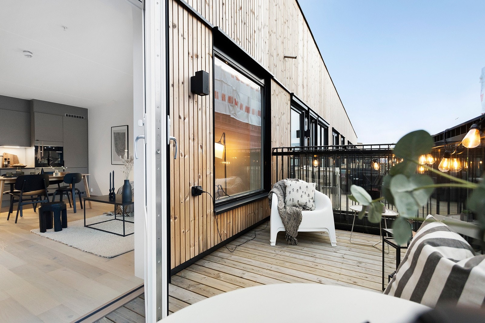 Her kan man nyte fine solskinnsdager. Galleribilde