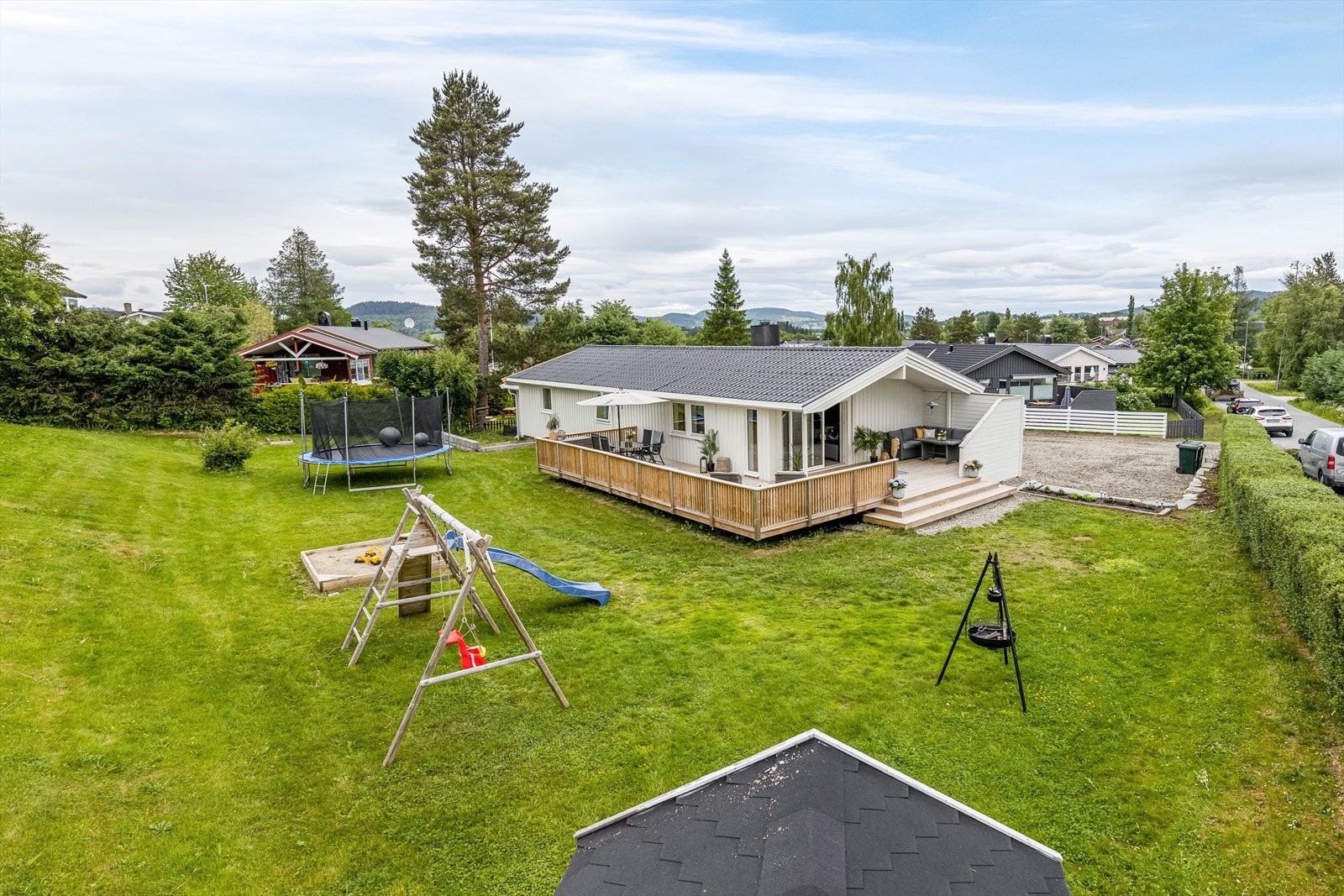 Hagen er en herlig idyll hvor man kan møtes til grillsammenkomster og bålkos. Galleribilde