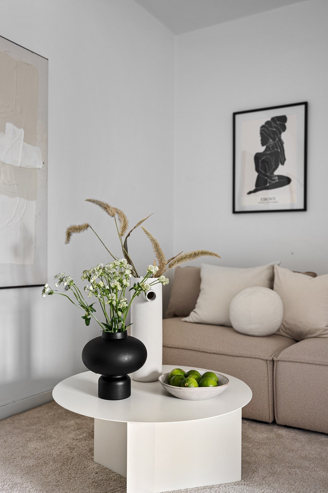 - Lave felleskostnader på kr 2 356,- som inkluderer varmtvann, fyring og bredbånd/TV - Galleribilde