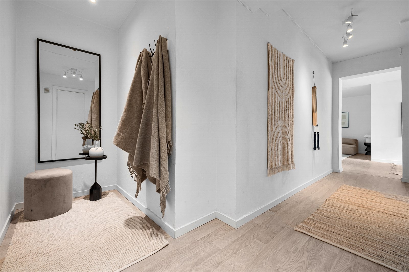 - Lys og innbydende entré - Galleribilde