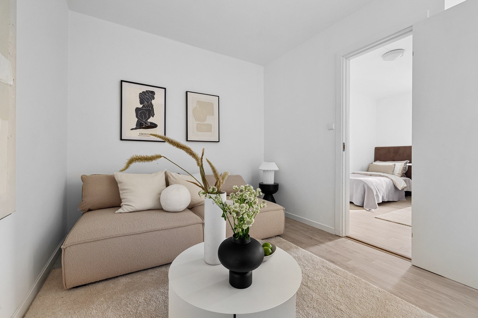 - Takhøyde på ca. 2,49 meter - Galleribilde