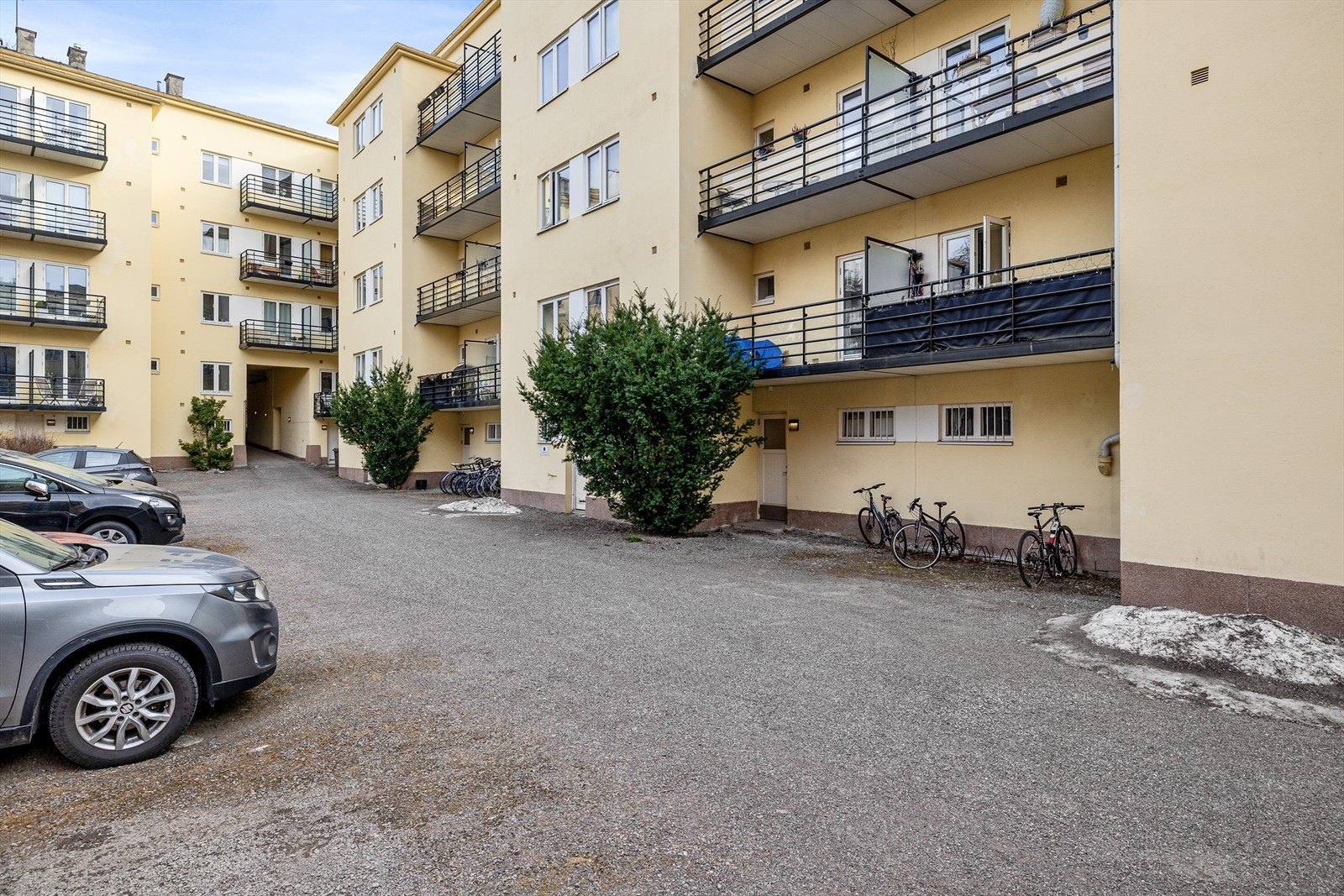 - Bakgård - Galleribilde