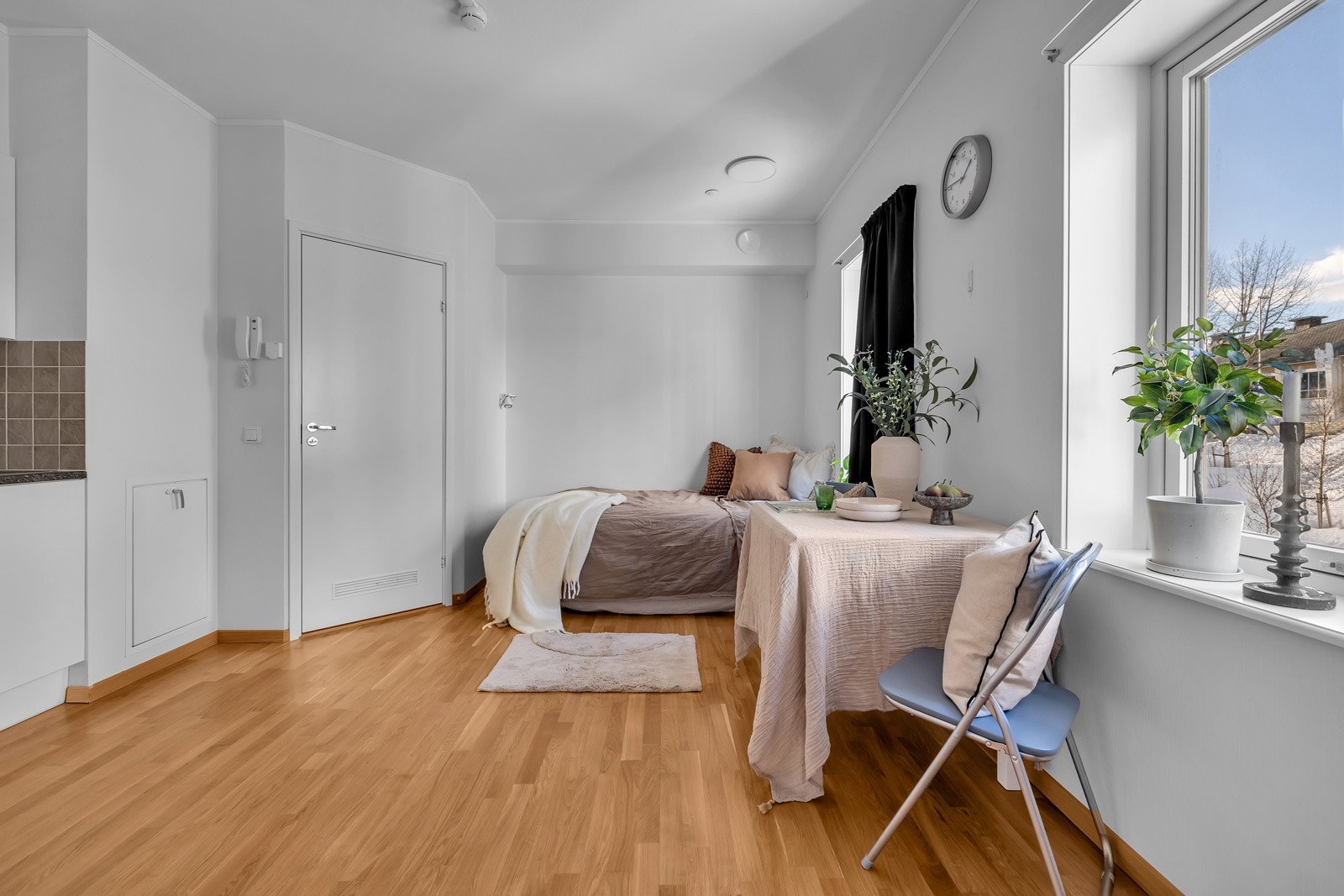 innbydende, lys og innbringende hybel Galleribilde