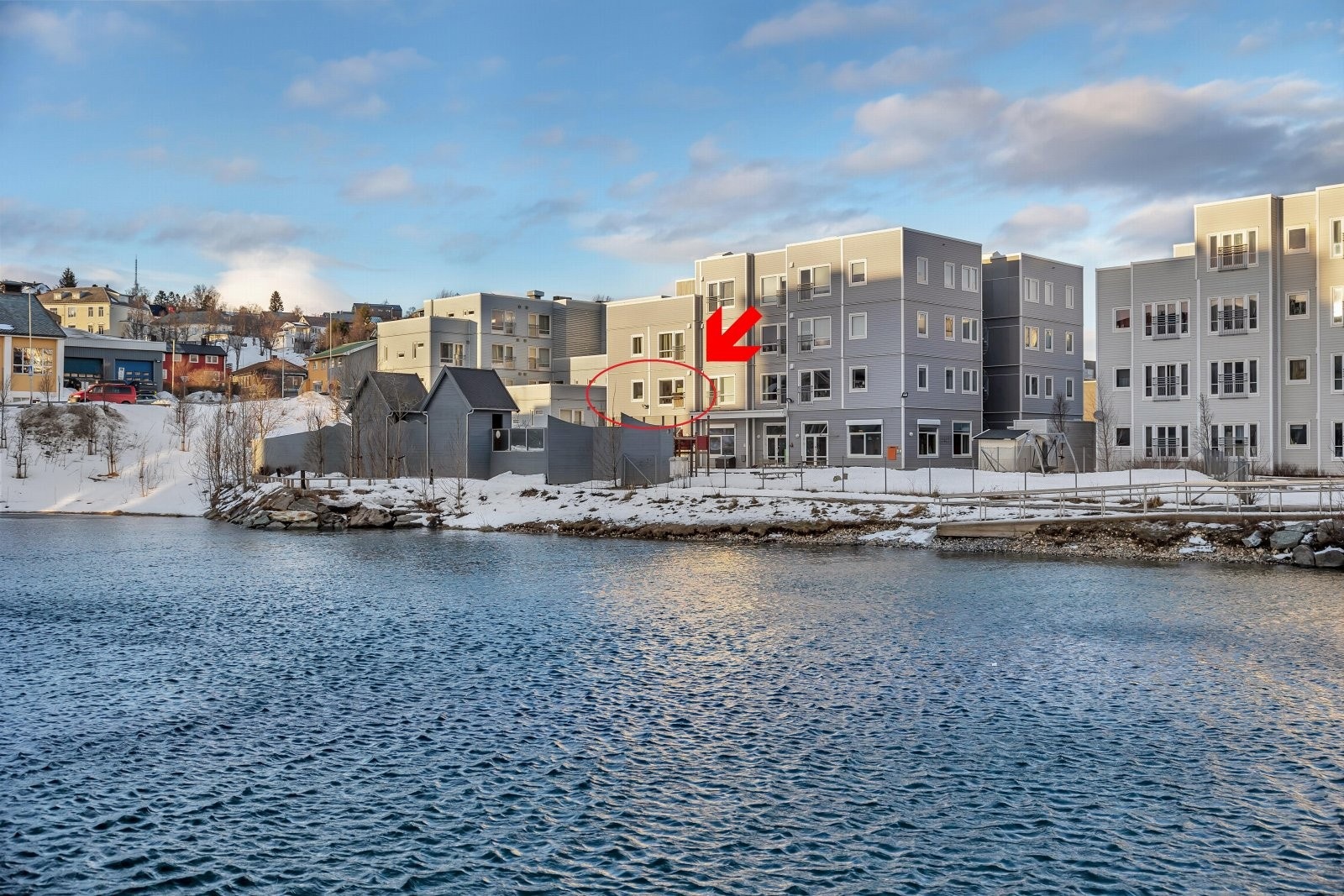 Hjalmar Johansens Gate 319 - er en flott 3-roms med tilhørende hybel, plassert på fremste rad på Strandkanten Galleribilde