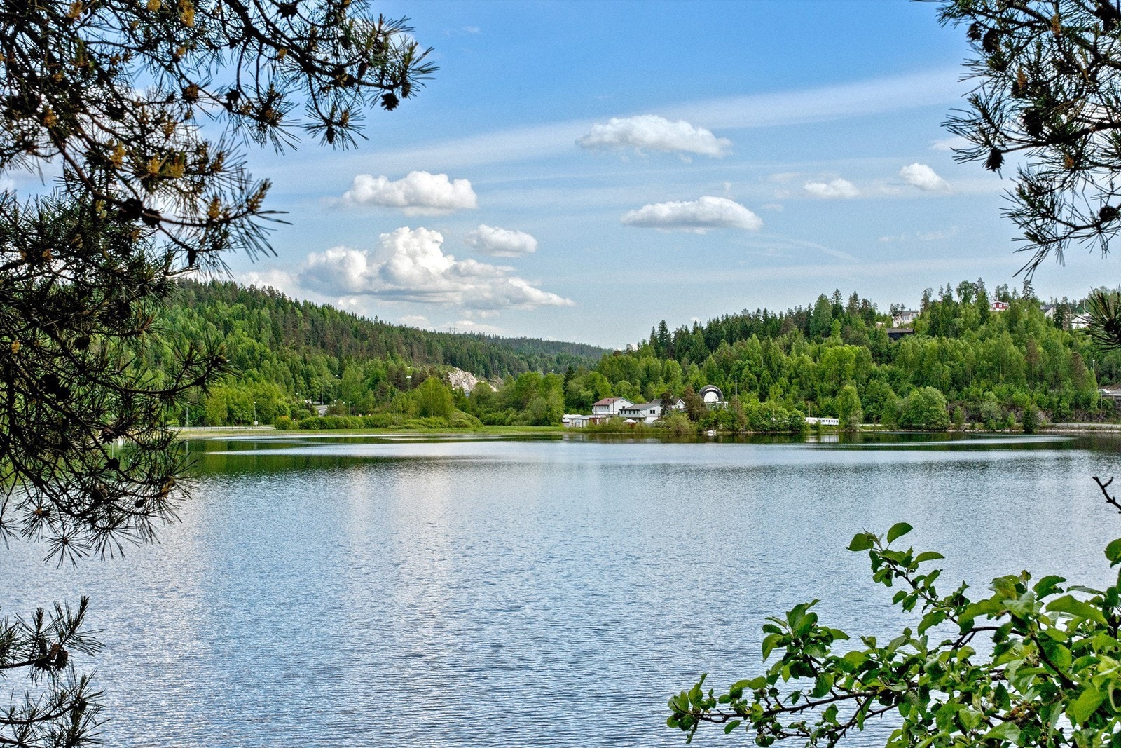 Gjersjøen er et yndet sted for bading Galleribilde