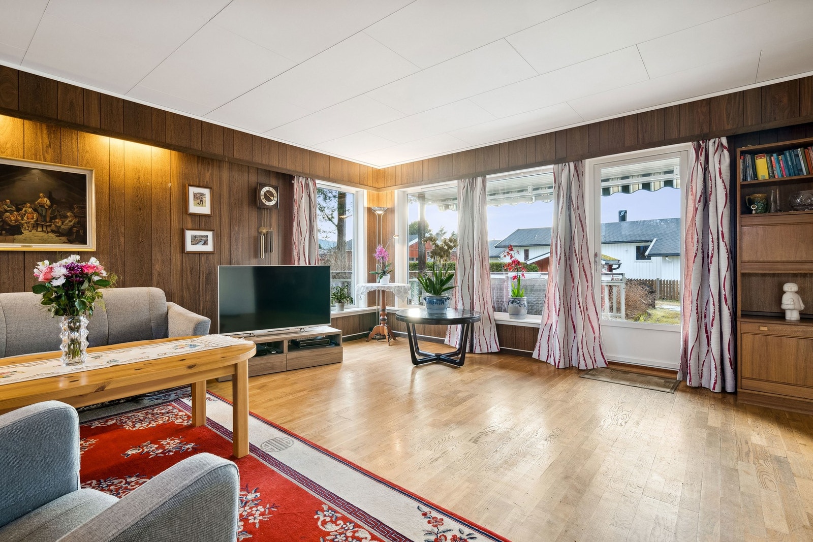 Rikelig med vinduer gir godt med naturlig lysinnlipp. Galleribilde