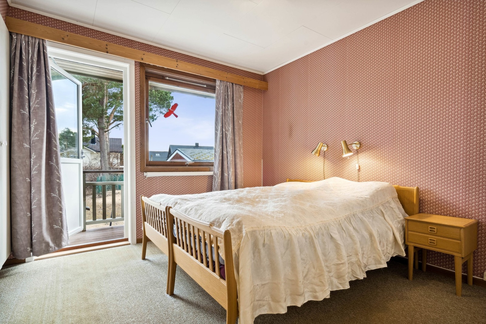 Soverom 1 har direkte utgang til terrasse Galleribilde