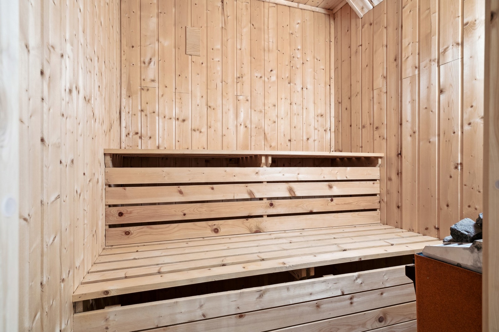 Badstue tilknyttet bad i kjelleretasje Galleribilde