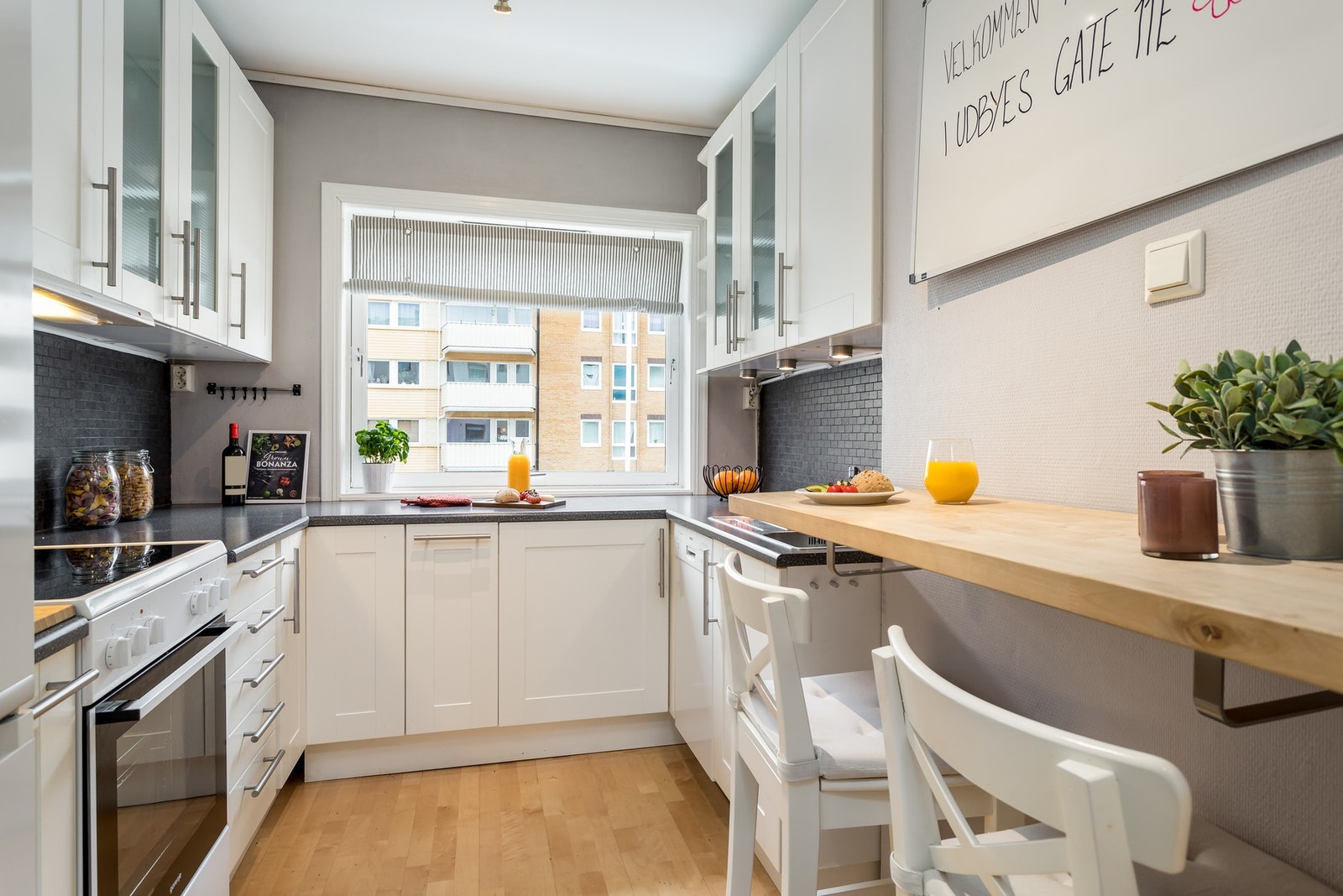 Kjøkken ble oppusset i 2012 og fremstår i god tilstand. Galleribilde