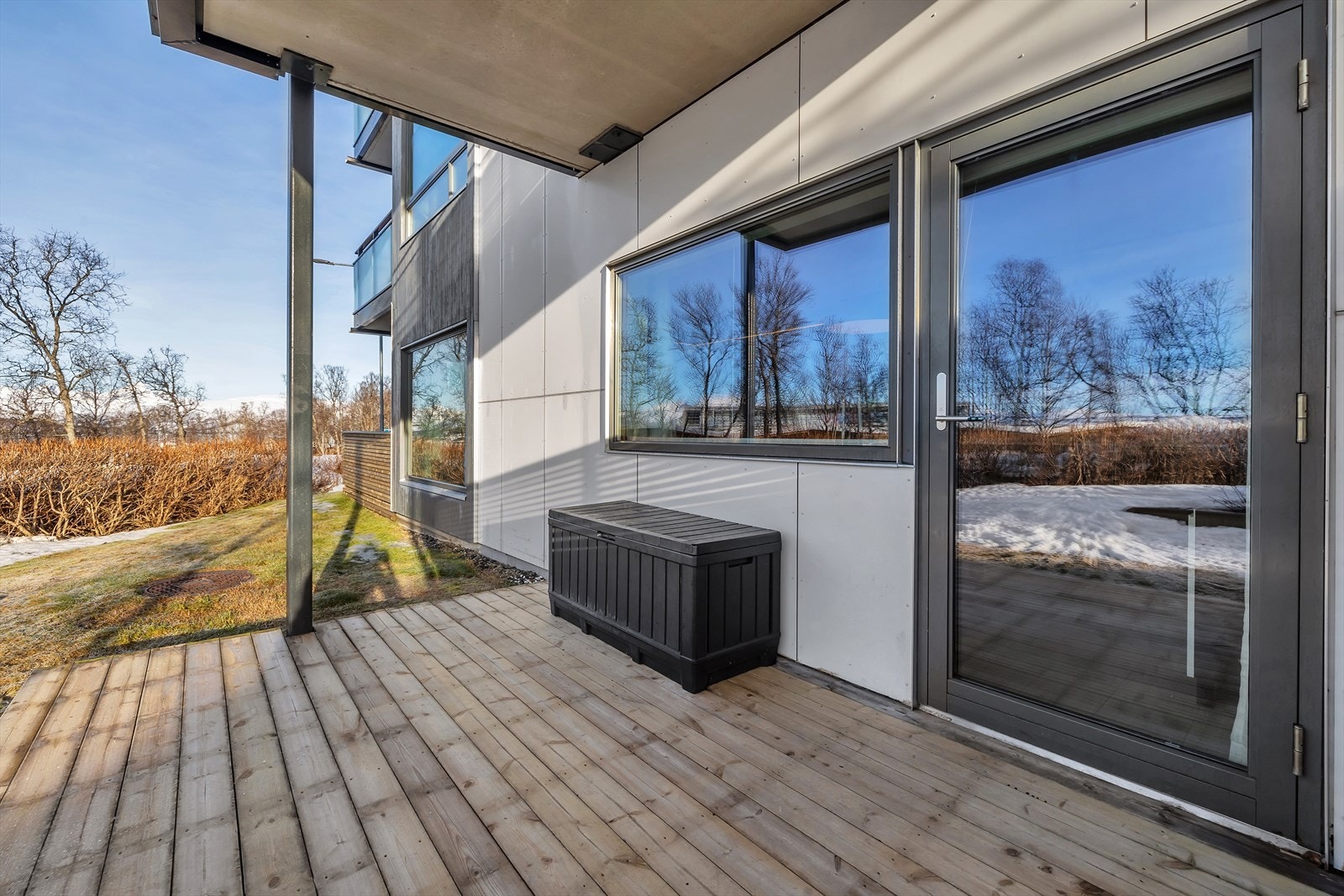 Romslige uteområde mot sørvest. Galleribilde
