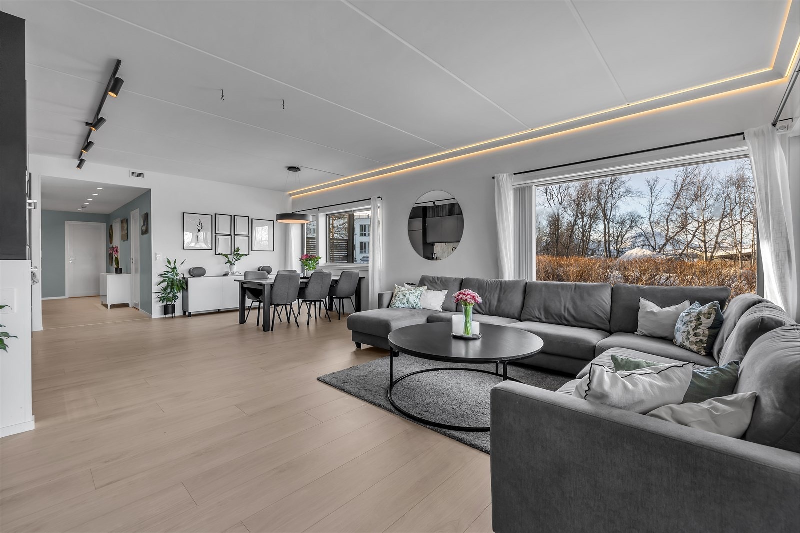 God plass til ulike møbleringssoner. Galleribilde