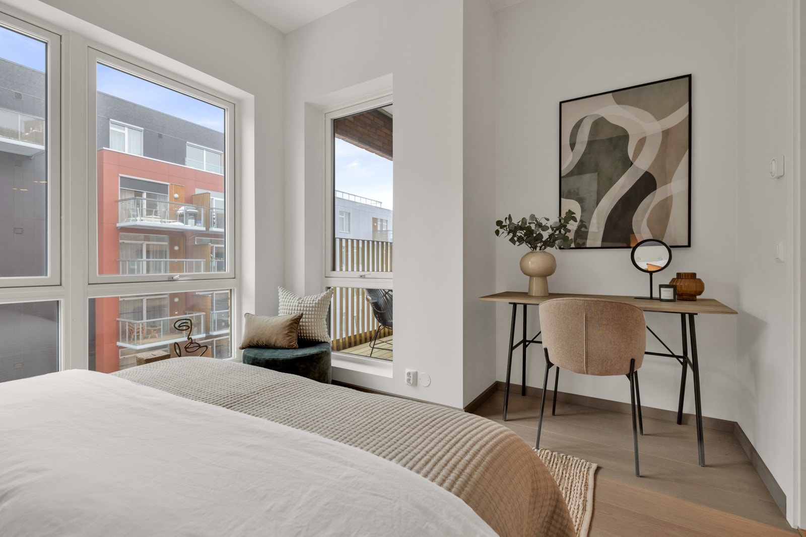 God plass til garderobe/kontor på soverommet Galleribilde