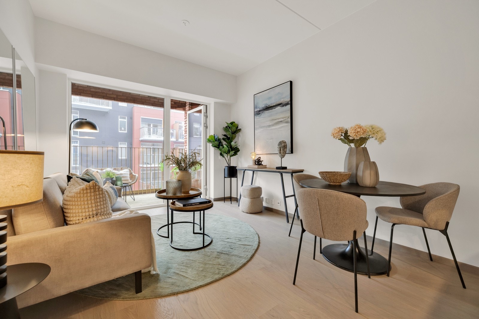 Rålekker og eksklusiv 2-roms i 5. etasje med balkong på 5 m². Galleribilde