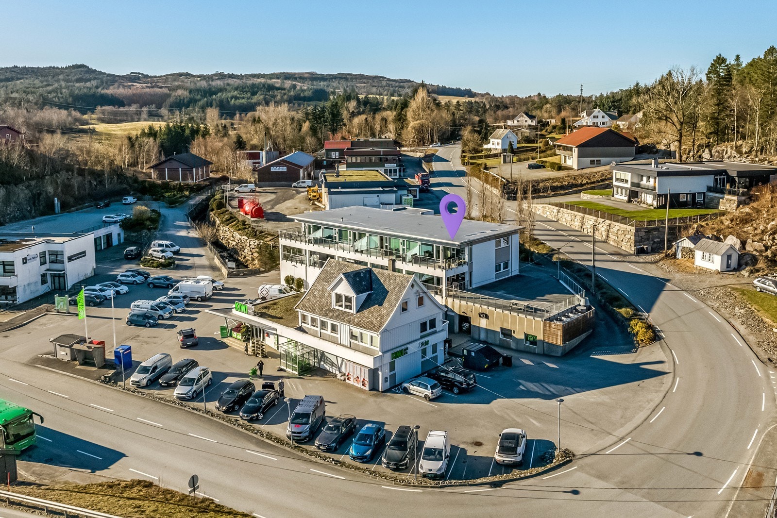 Flott og velholdt leilighet på enden av bygget i 2. etg. Galleribilde