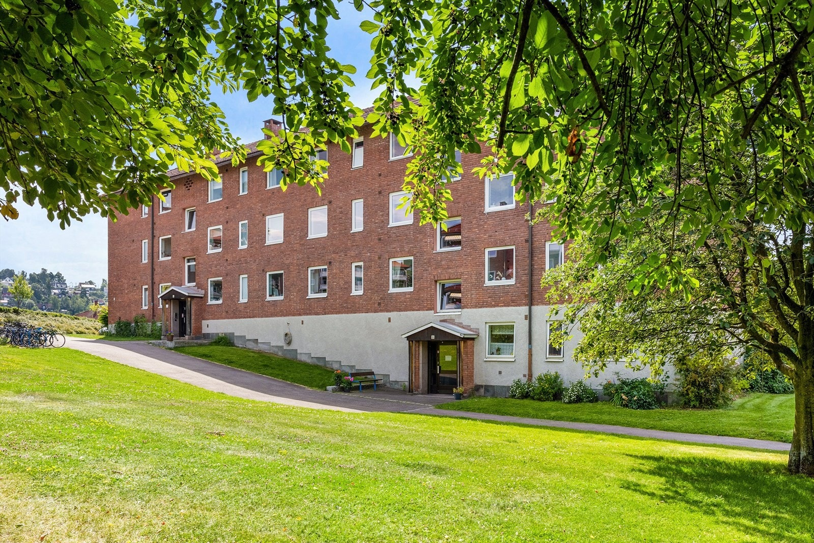 Dette er et hyggelig og tilbaketrukket boligområde, med nærhet til Oslo by. Galleribilde