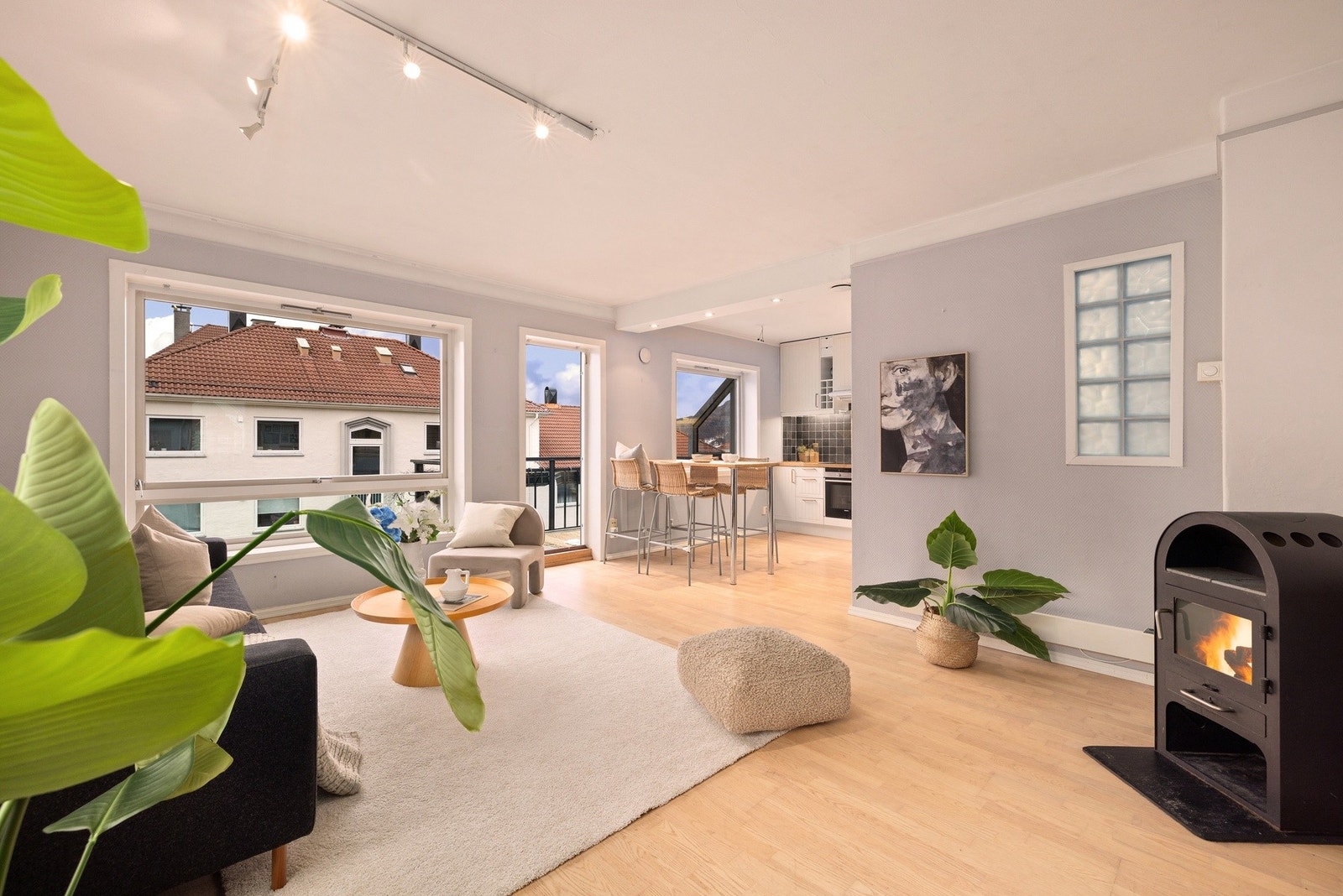 Partners Bergen ved Elida Waage kan med stolthet presentere denne flotte leiligheten i Nordnesveien 21! Galleribilde