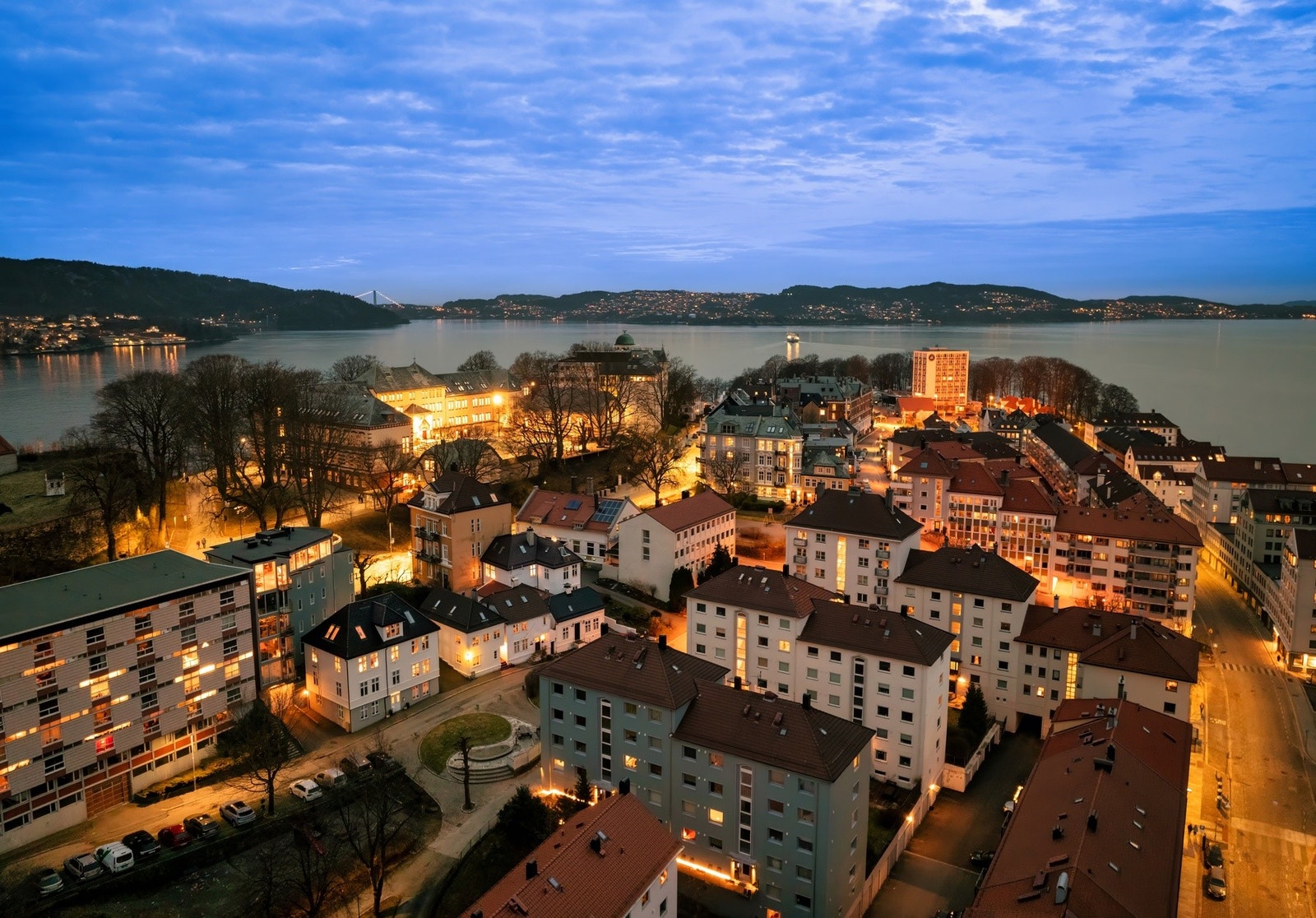 Det er ellers nydelige turomgivelser i Nordnesparken, og ikke langt til turstiene i Fjellveien og på Fløien. Galleribilde
